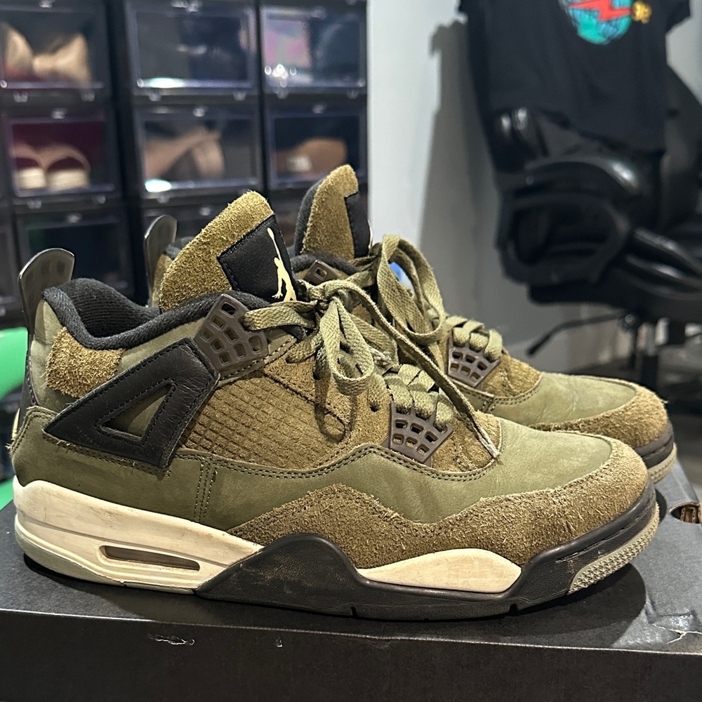 Men's Jordan 4 Olive Green Sneakers